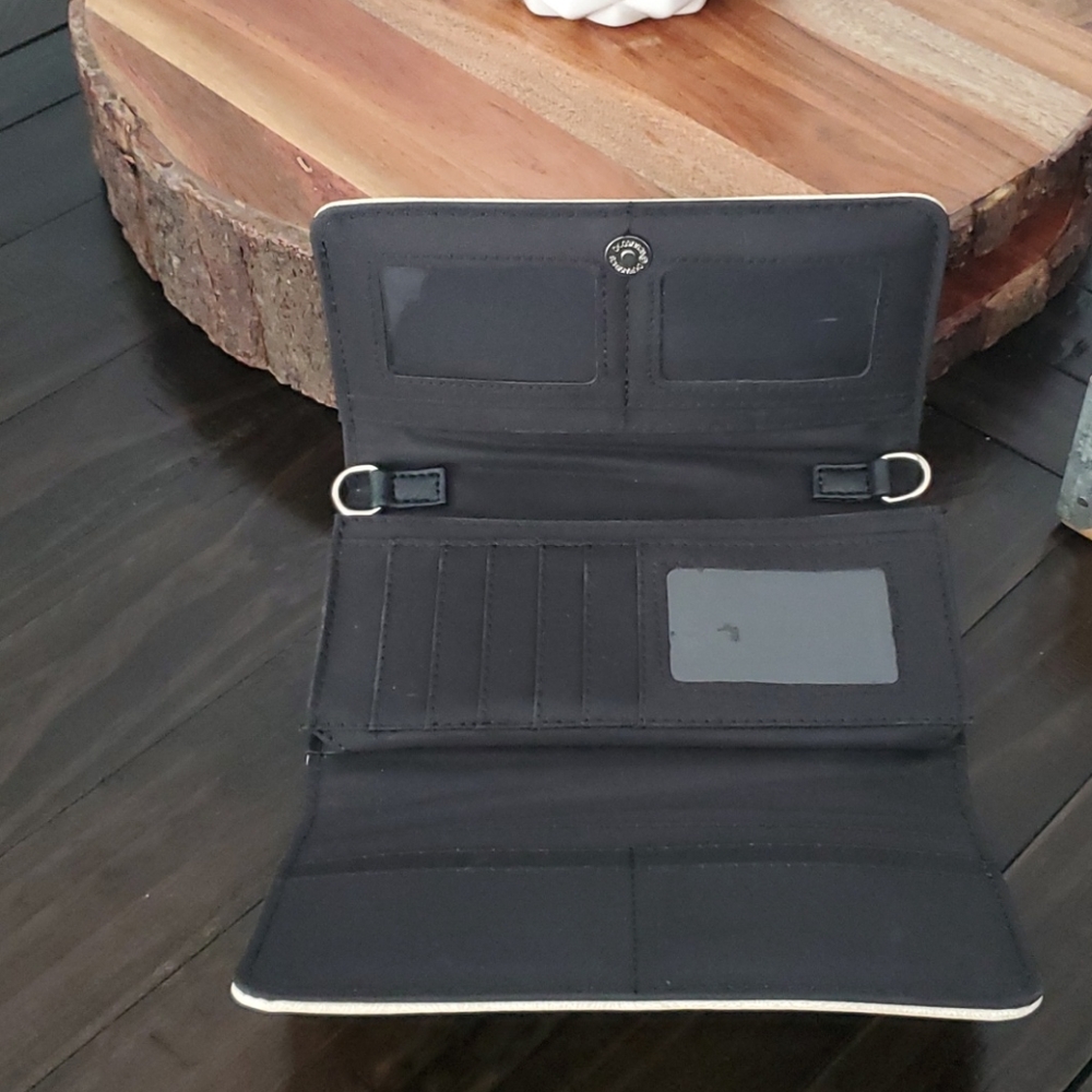 Wallet - Picture 2 of 5